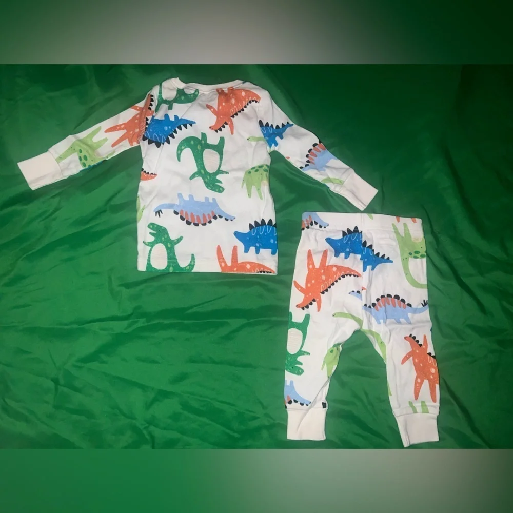 Old Navy White and Green Toddler Pajama Set 6-12 Months